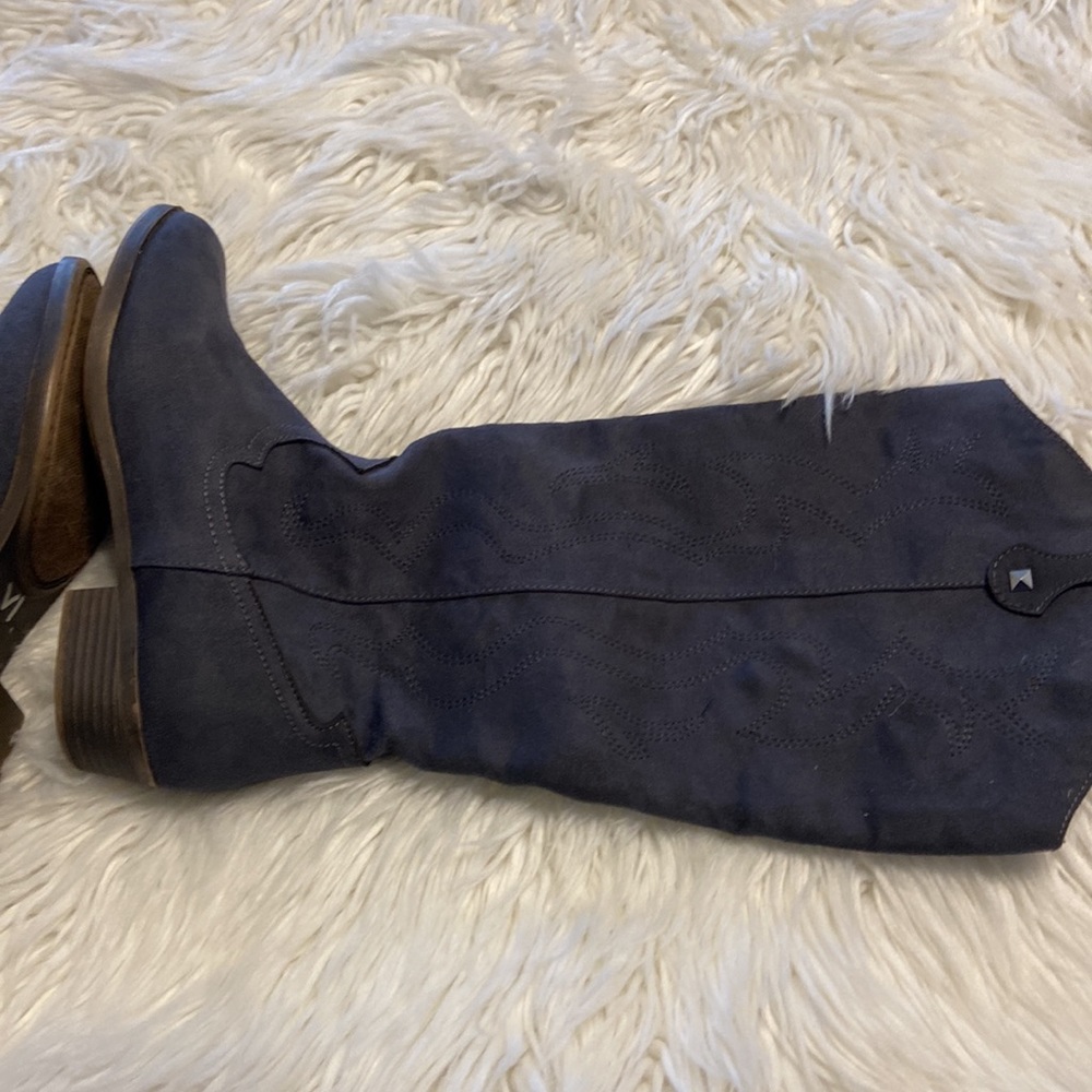 Boots long 16” color bluish/gray excellent condition see pictures size 8.5 - Picture 11 of 12